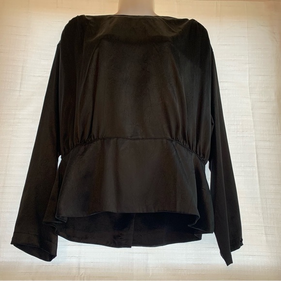 Long Sleeve Black Satin Blouse w/ Peplum Hem Buttons Up The Back Size 12 - Picture 2 of 11